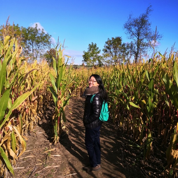 Meet your Posher, Sarah - Picture 1 of 1